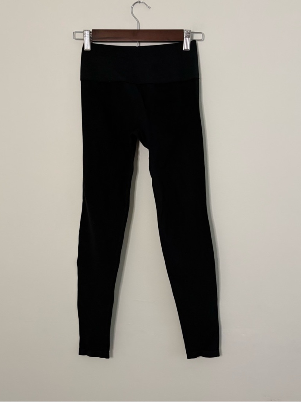 Aurola Women’s Black Compression Leggings 22” Yoga Gym Workout